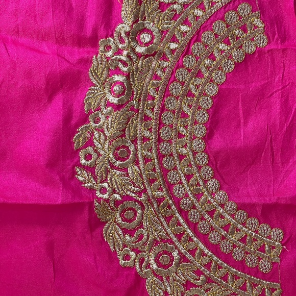 Saree with embroidery blouse piece - Picture 4 of 5